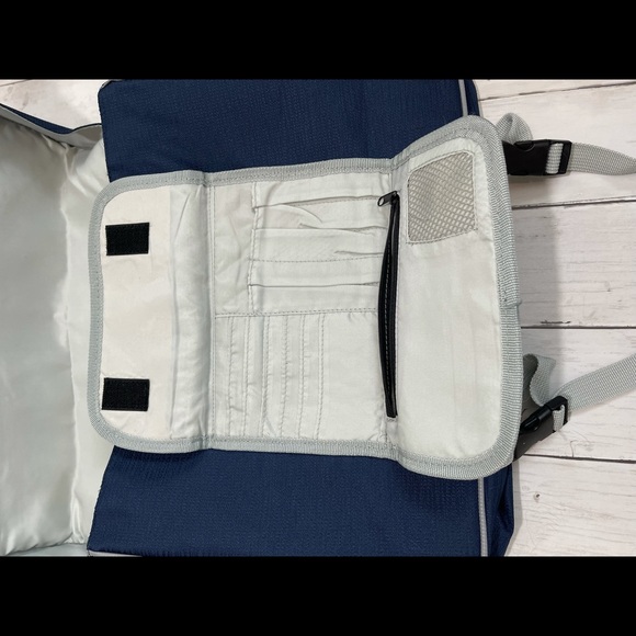 Champion Large Insulated Shoulder Bag - Picture 6 of 9